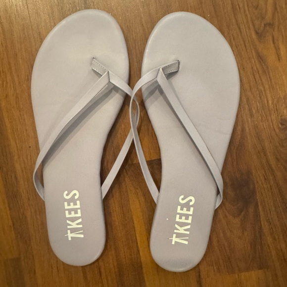 TKEES Women's Lilac Sandals - Picture 1 of 2